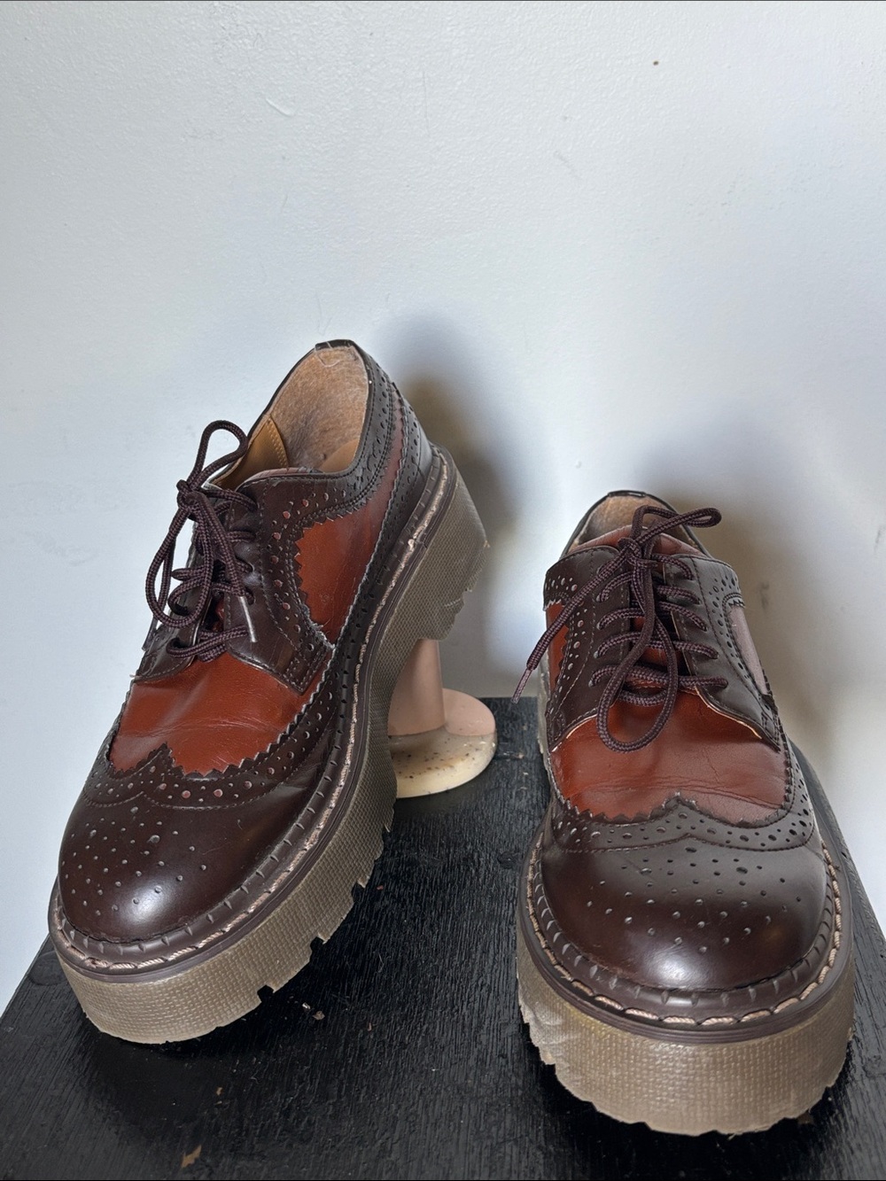 Vintage Two-Tone Brown and Tan Wingtip Platform Loafers Size 6